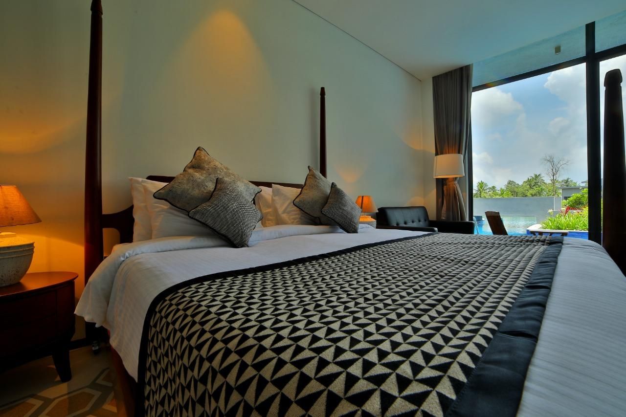 PRIVATE POOL ACCESS ROOM