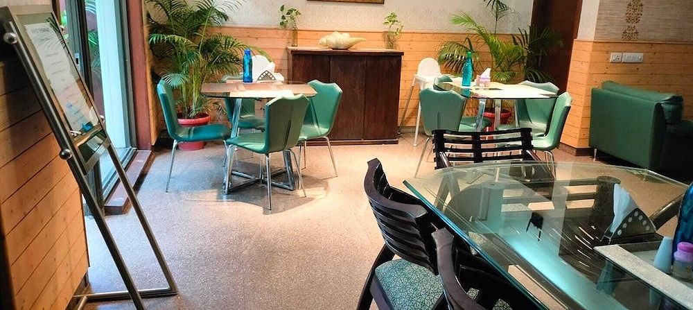 Food & Dining
