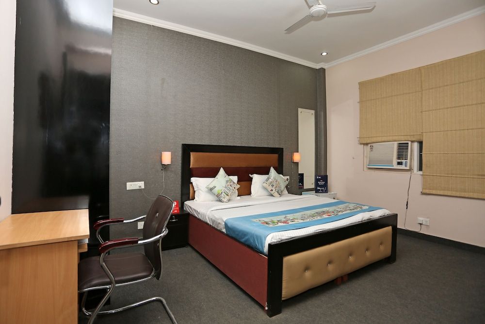 OYO 6575 Shivaay Residency Double or Twin Room 4