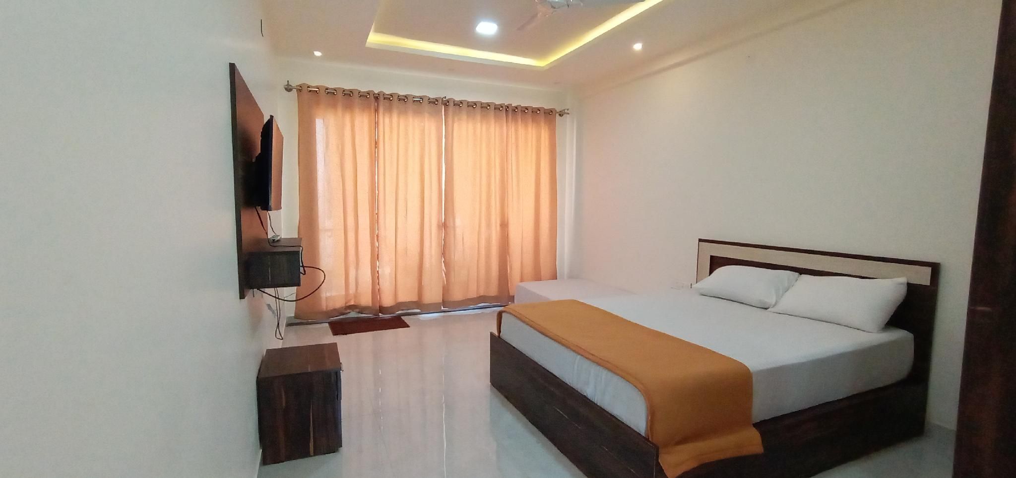 Mountain View Room with Balcony