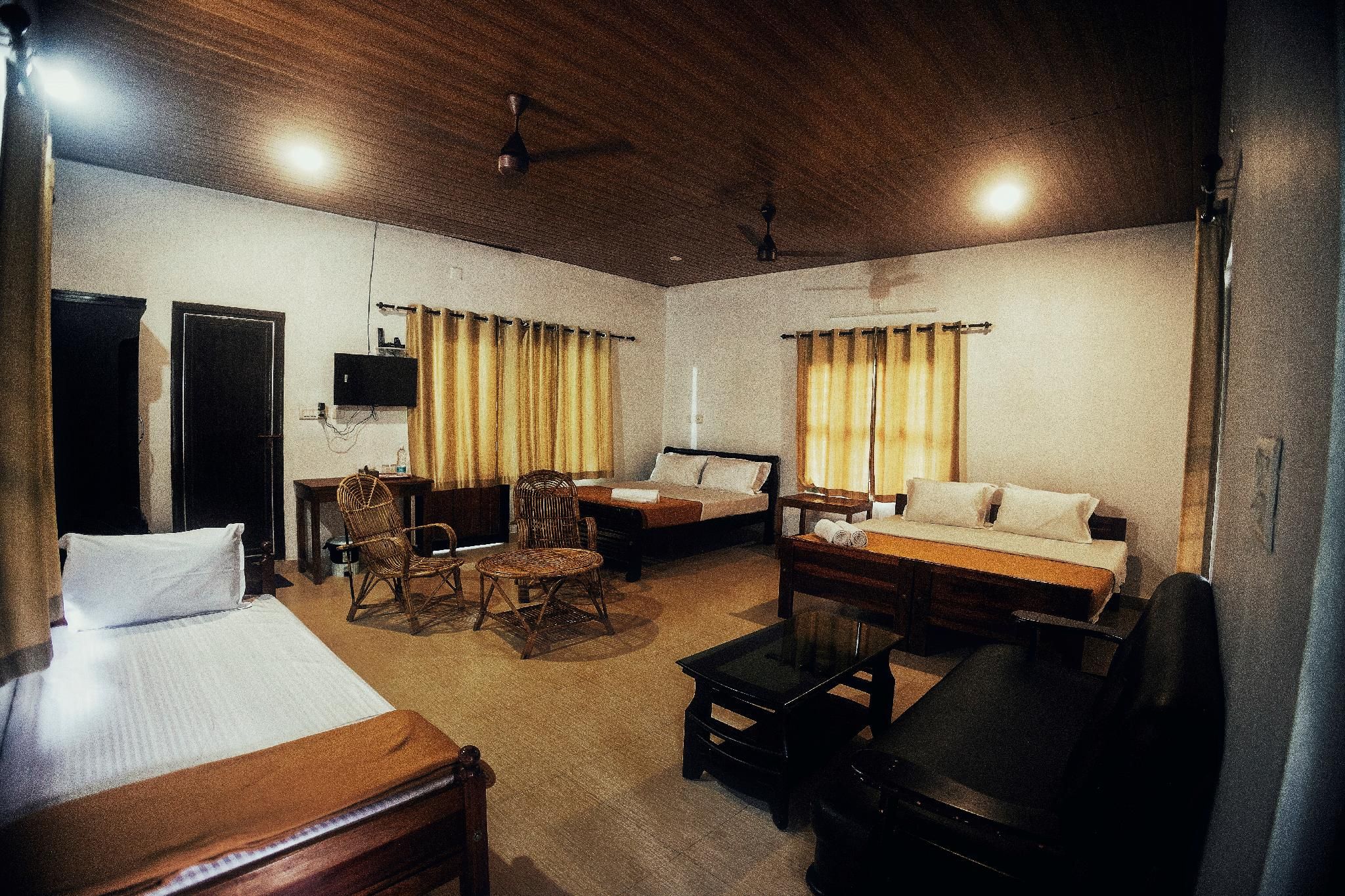 Deluxe Family Suite