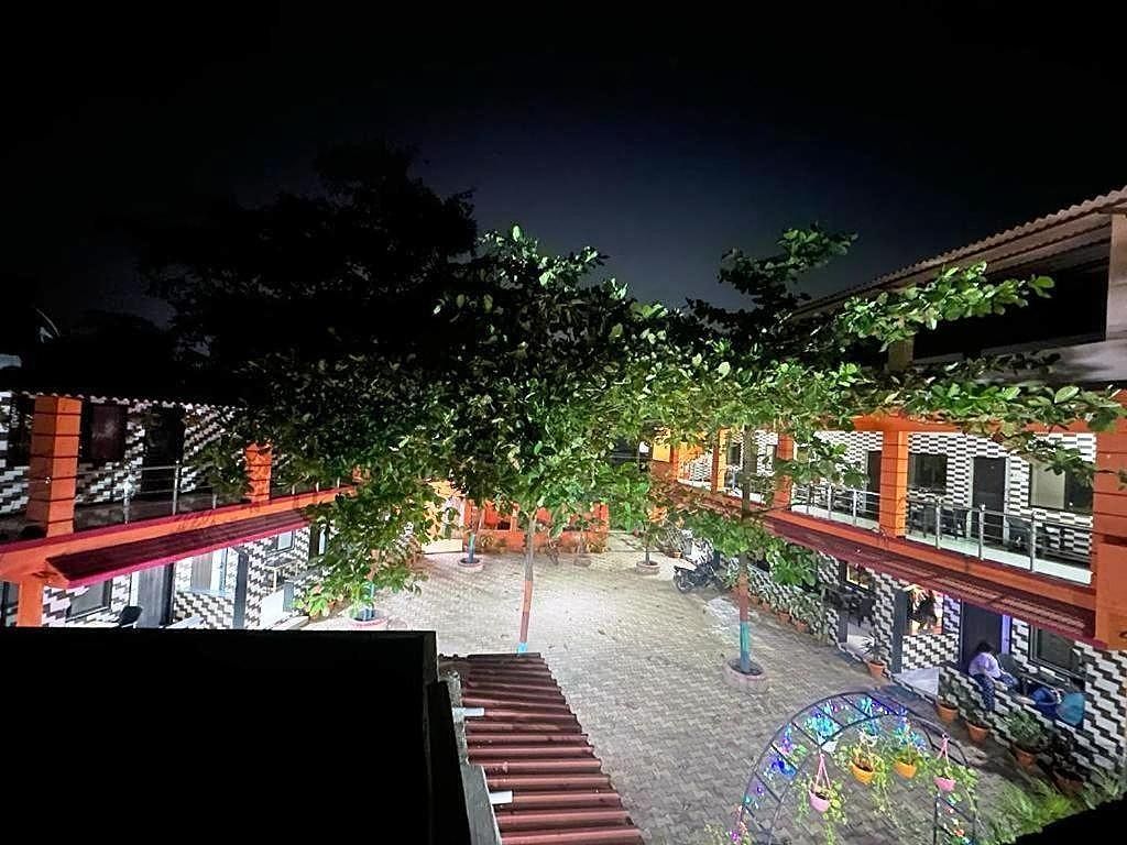 Manori Beach Corner