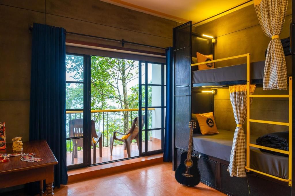 Bed in 6 Bed Mixed Dormitory with Balcony and Valley View