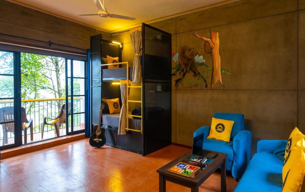 Bed in 6 Bed Mixed Dormitory with Balcony and Valley View