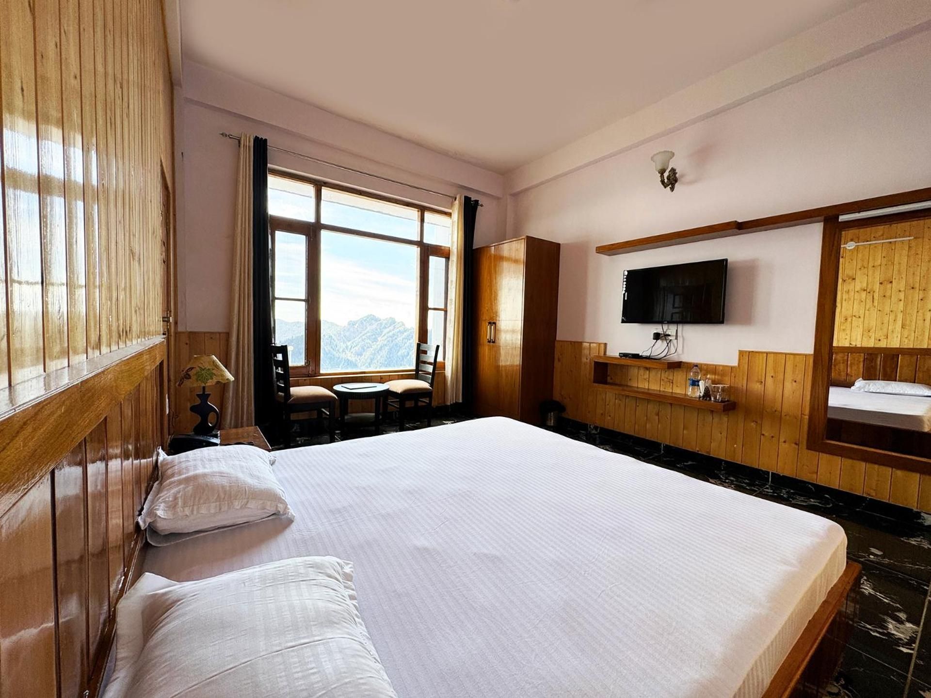 Hawk Eye Resort Standard Room with Valley View 3