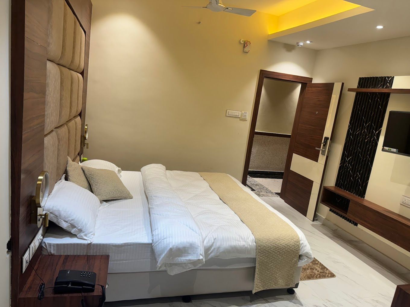 Hotel Asha & Banquet Premium Room