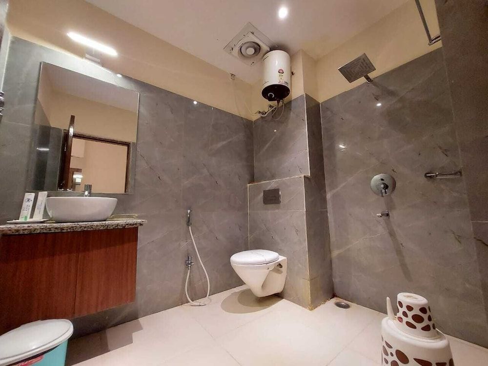 Parth King Beach Resort Mandarmoni Deluxe Double Room with Side Sea View 4