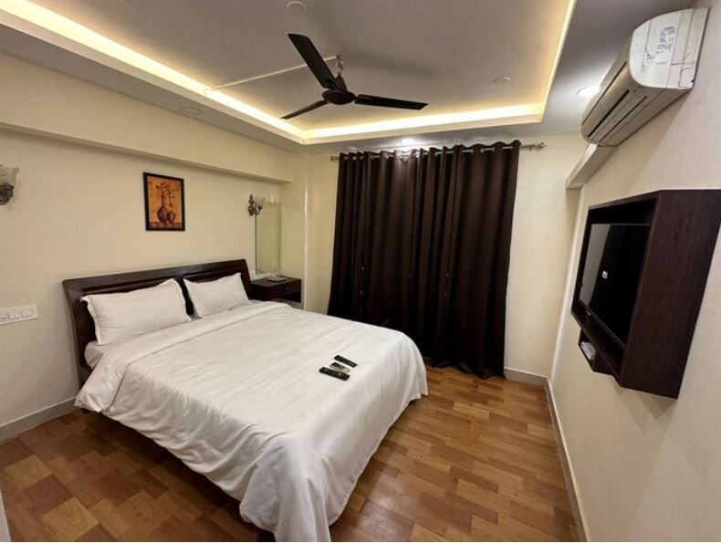 BROWN BERRY INN Deluxe AC Room