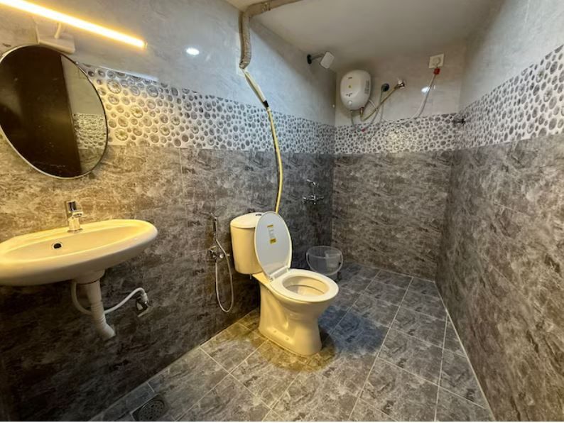 BROWN BERRY INN Deluxe AC Room 3