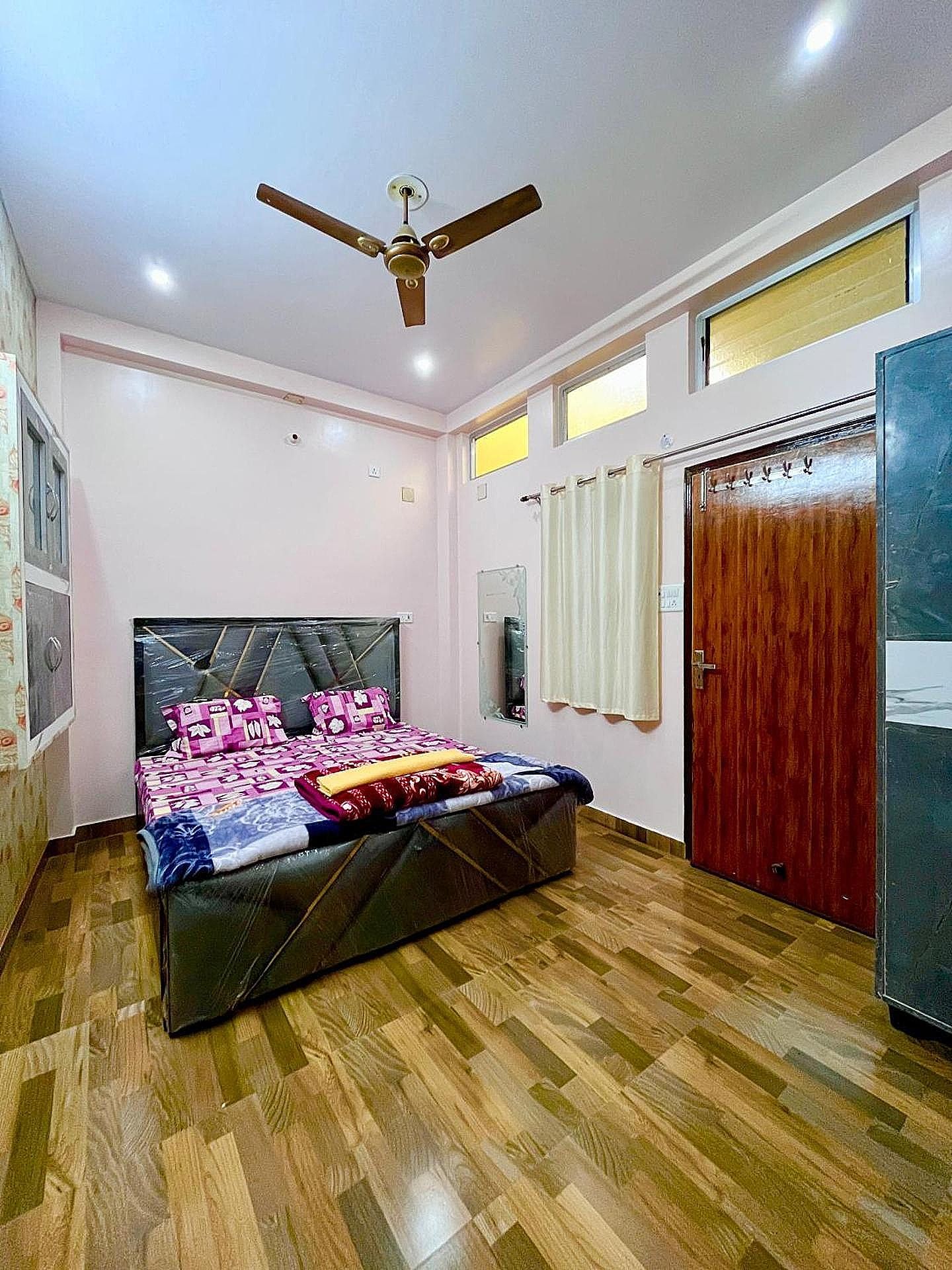Trilok Residency  super deluxe air conditioining room 2