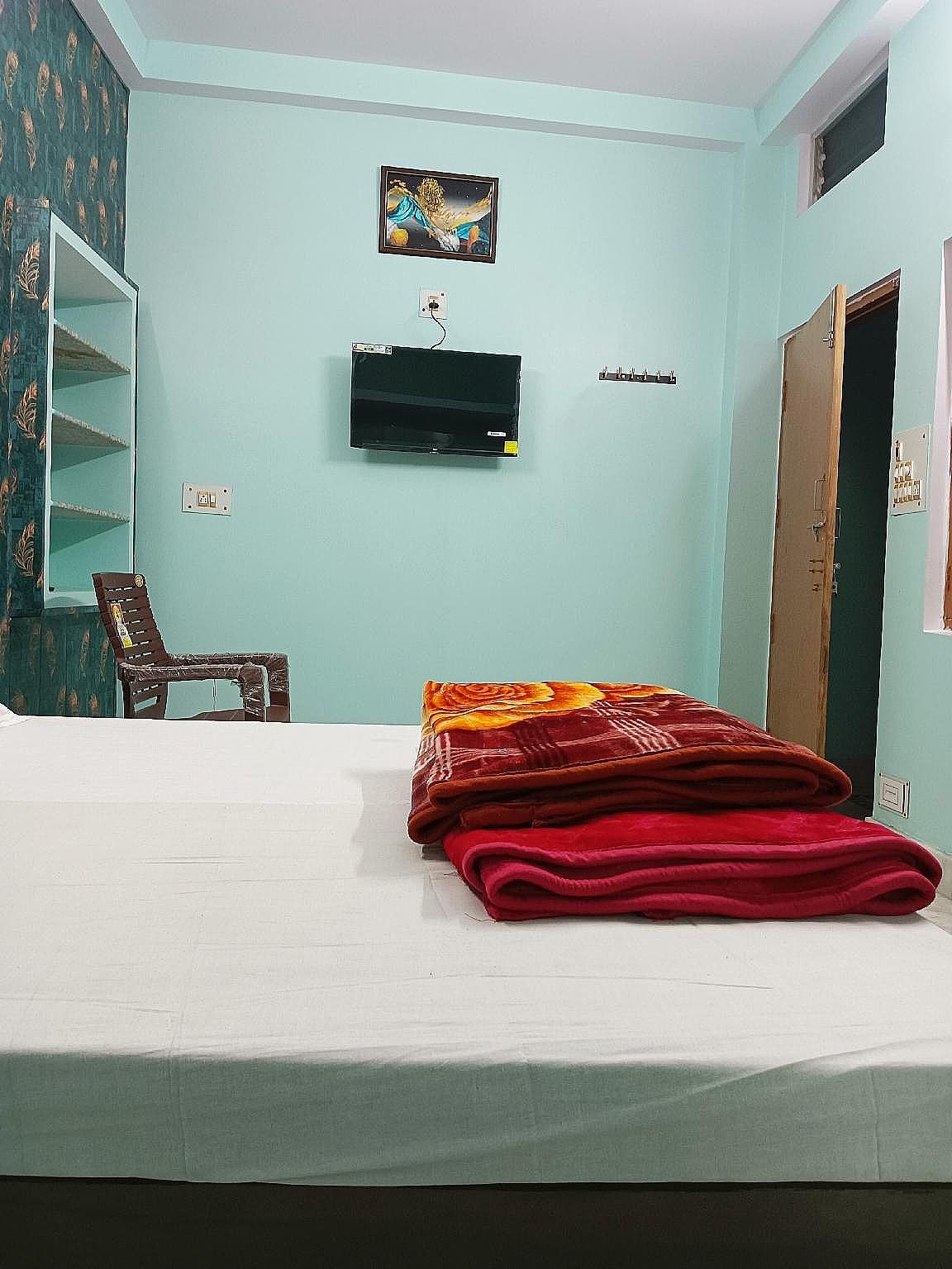 Triple Bed Room With Air Conditioning