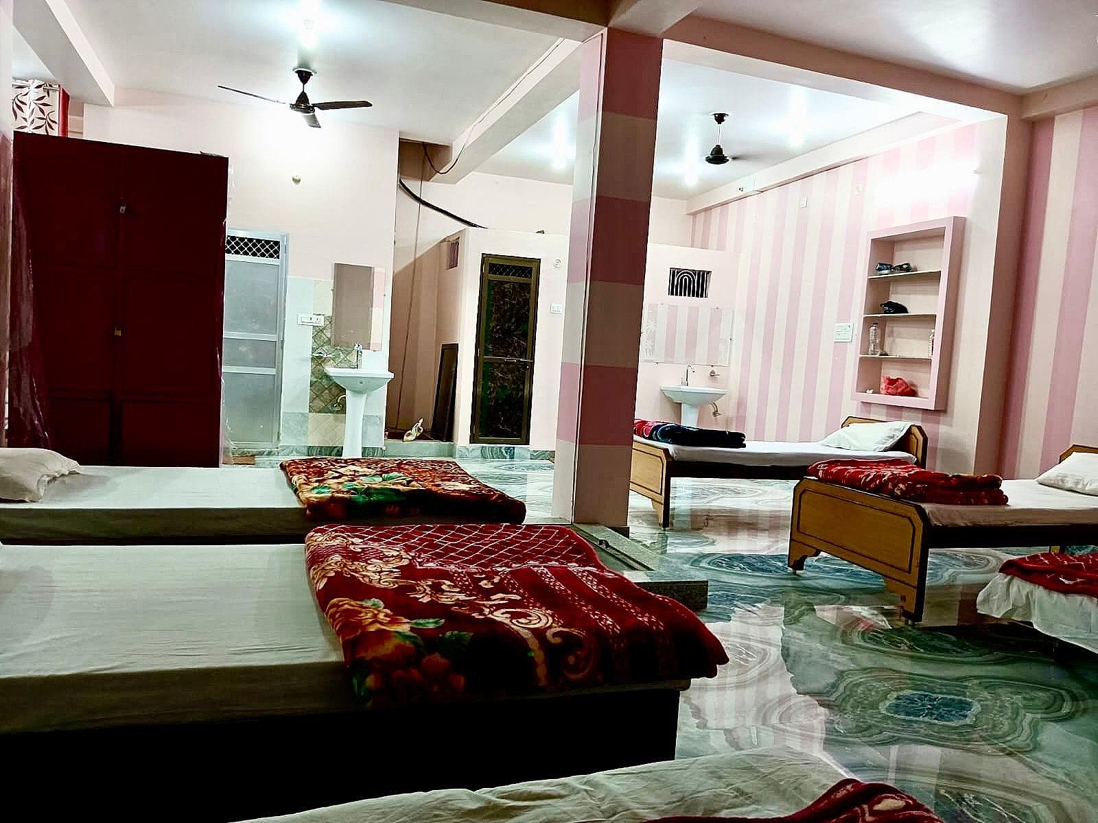 8-Bed Mixed Dormitory Room