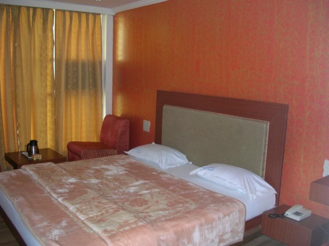 Hotel Gomti Nandan Palace Premium Room