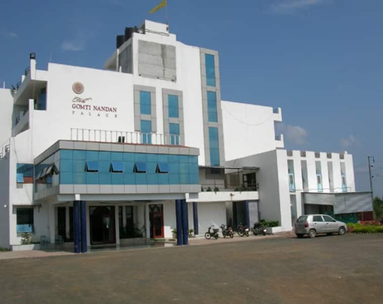 Hotel Gomti Nandan Palace