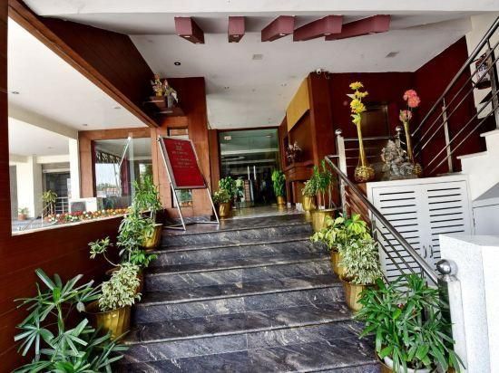 D2M Hotel and Restaurant