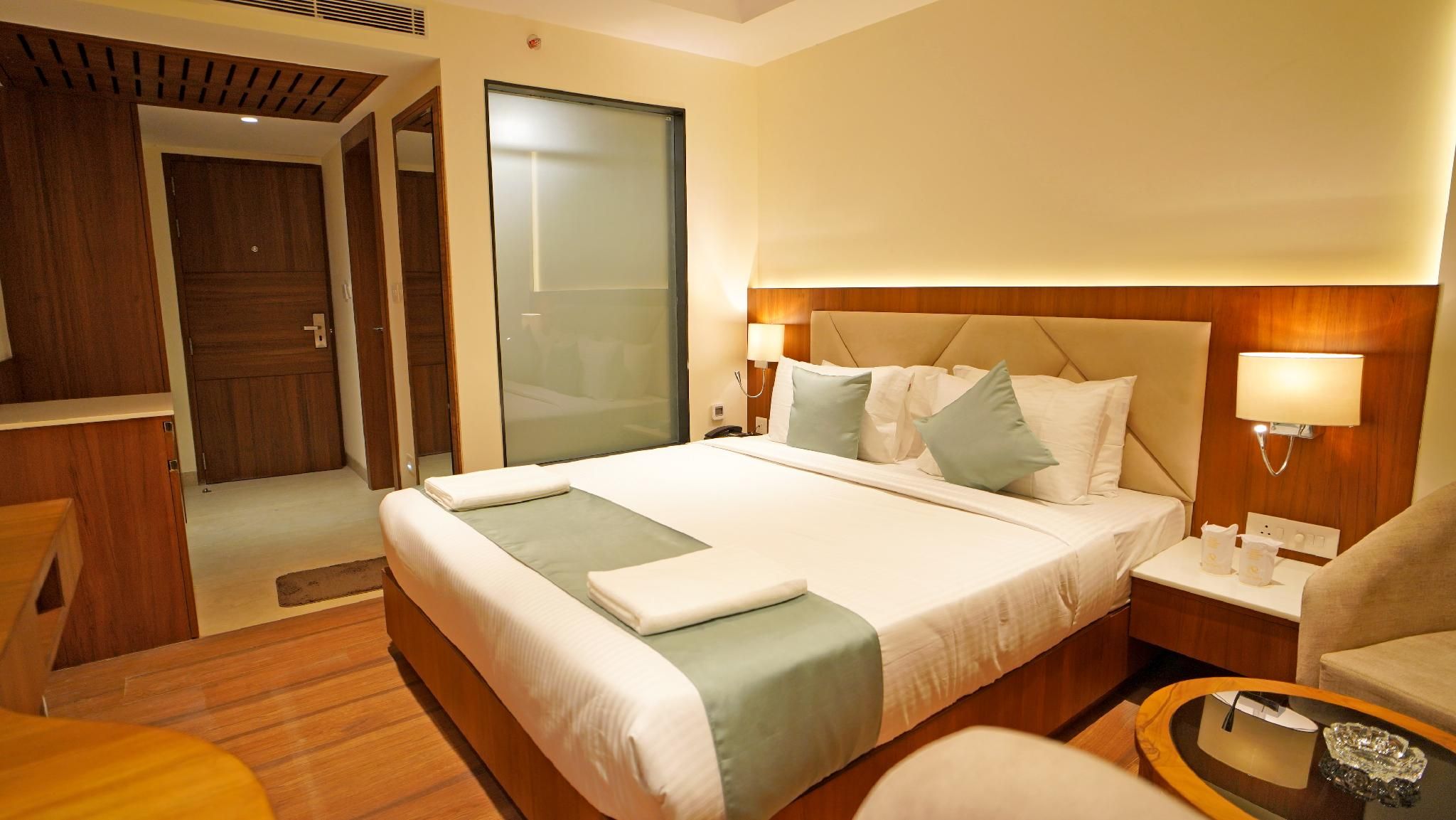 Antique Regency Deluxe Room 2