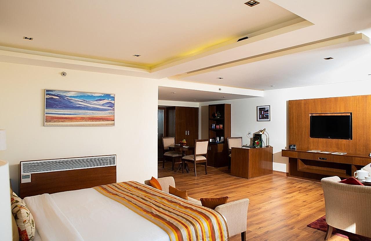 The Ananda Kufri Deluxe Suite