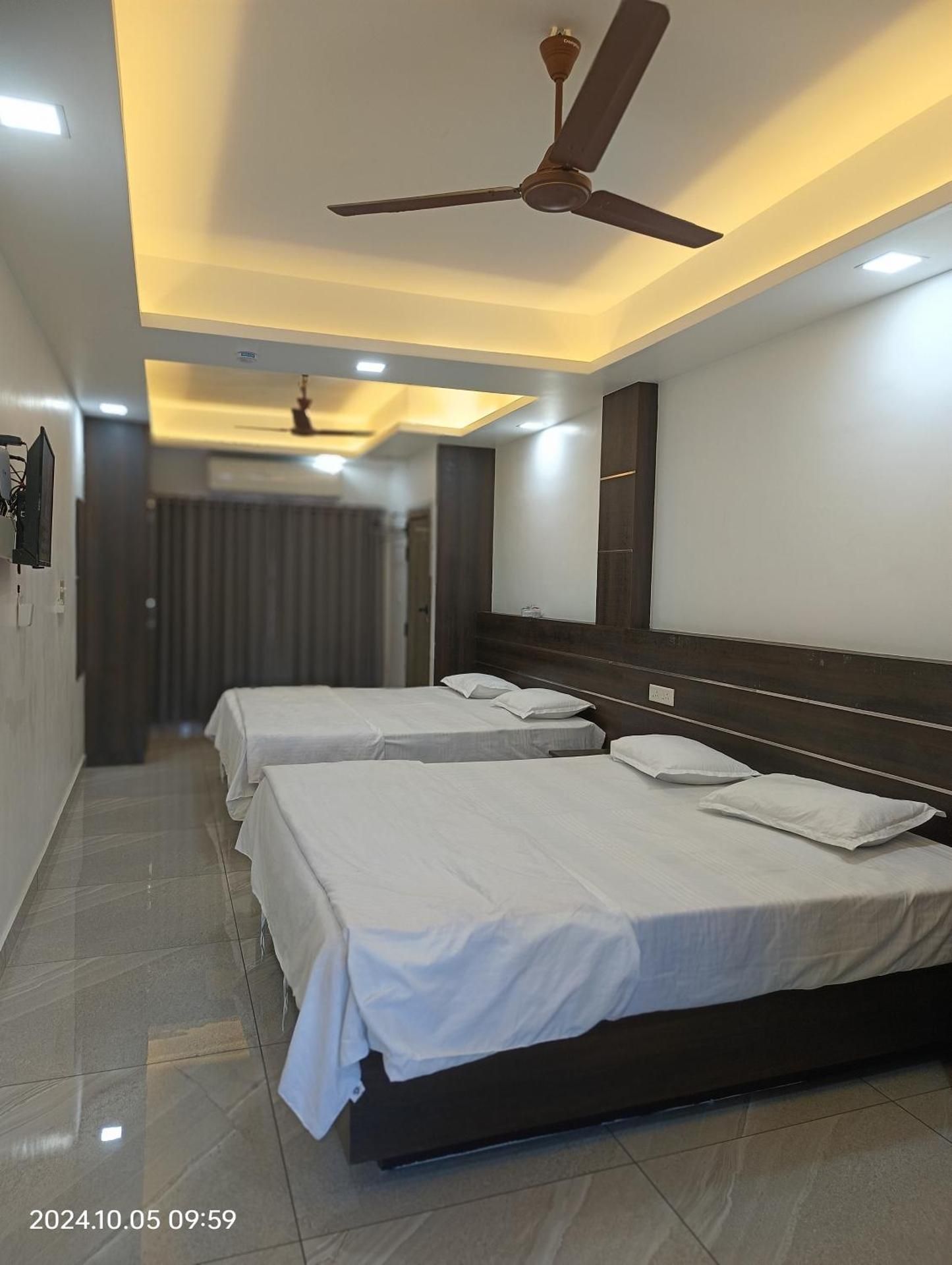 Deluxe Double or Twin