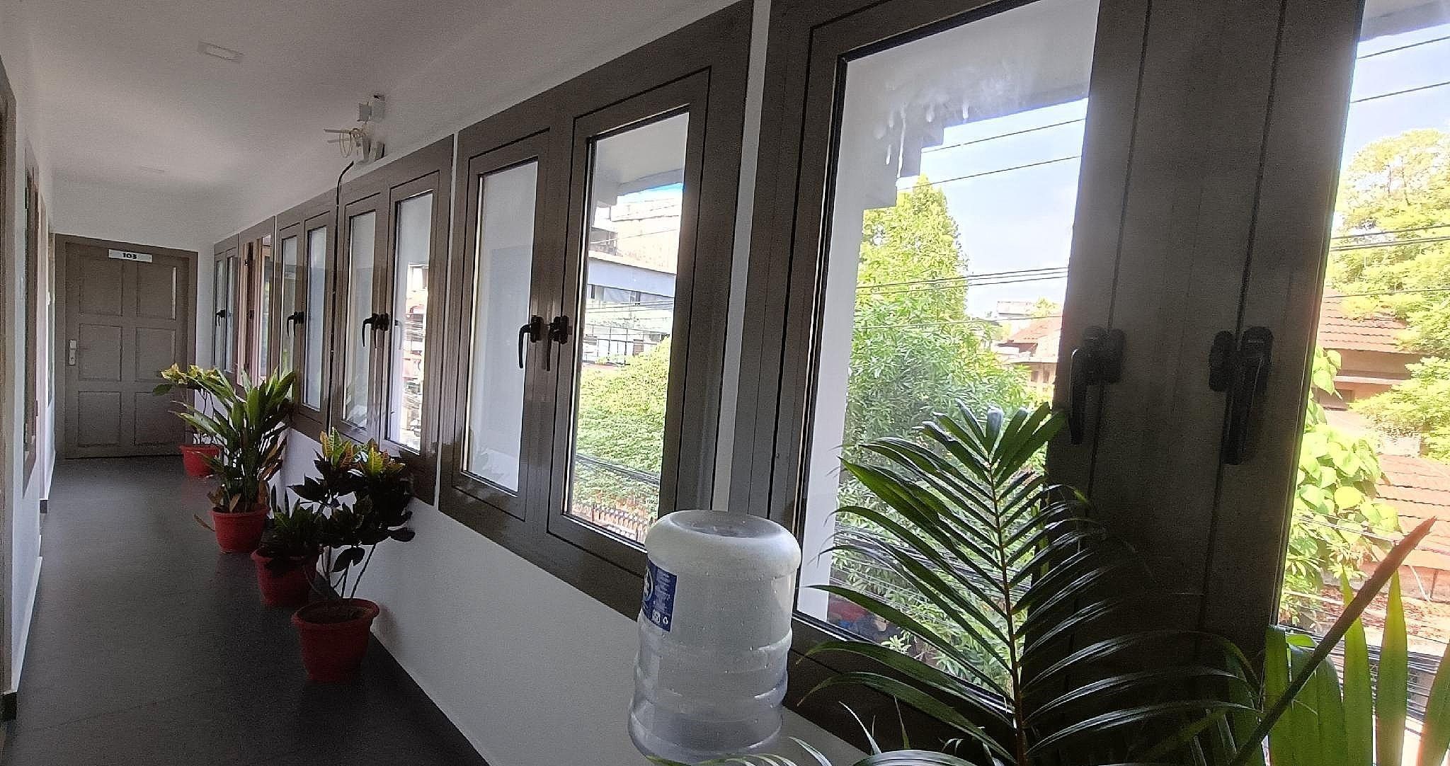 Aroma Serviced Villa King Deluxe Room 2