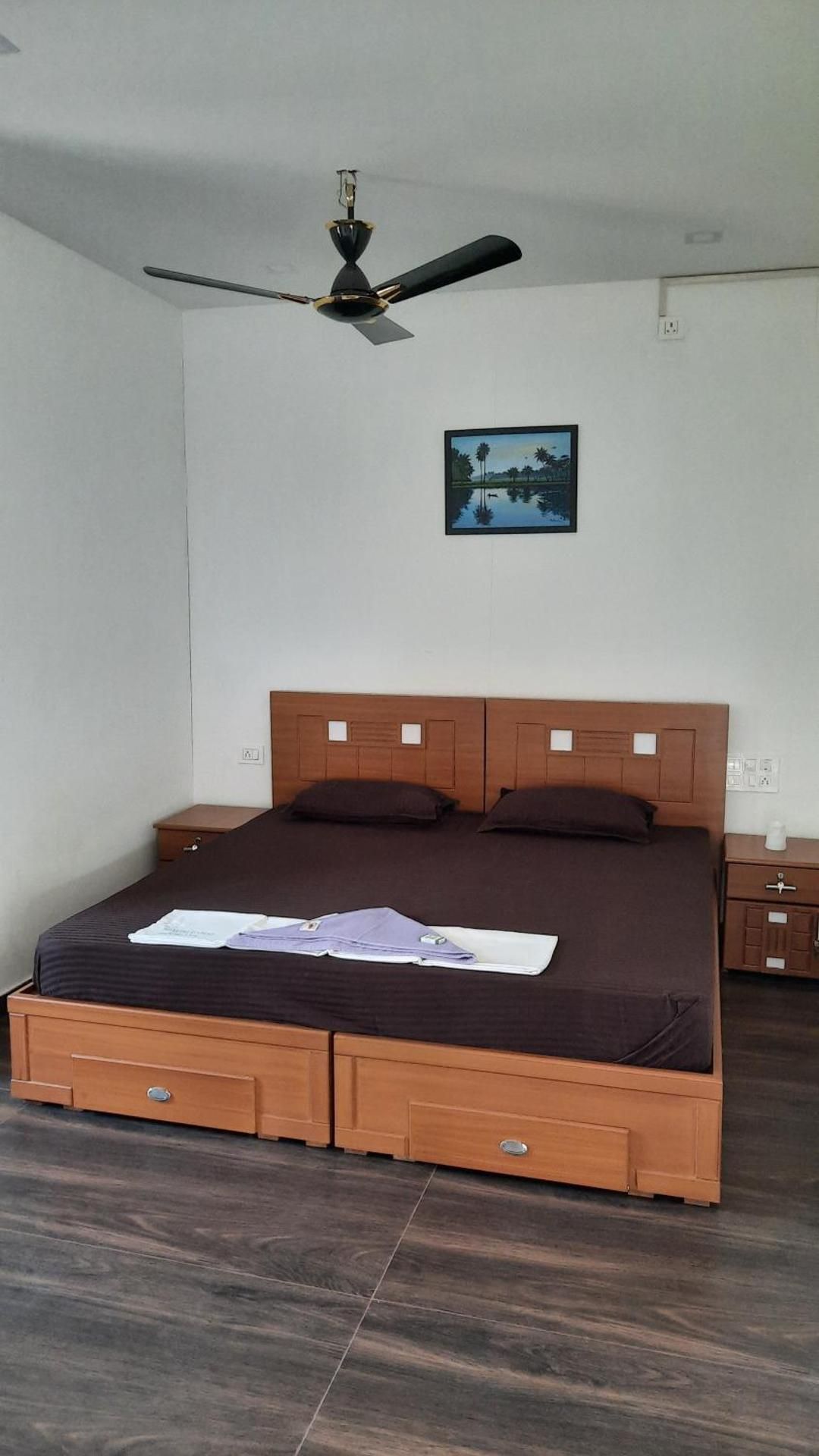 South Canal Holidays Guest House Double Room with Balcony