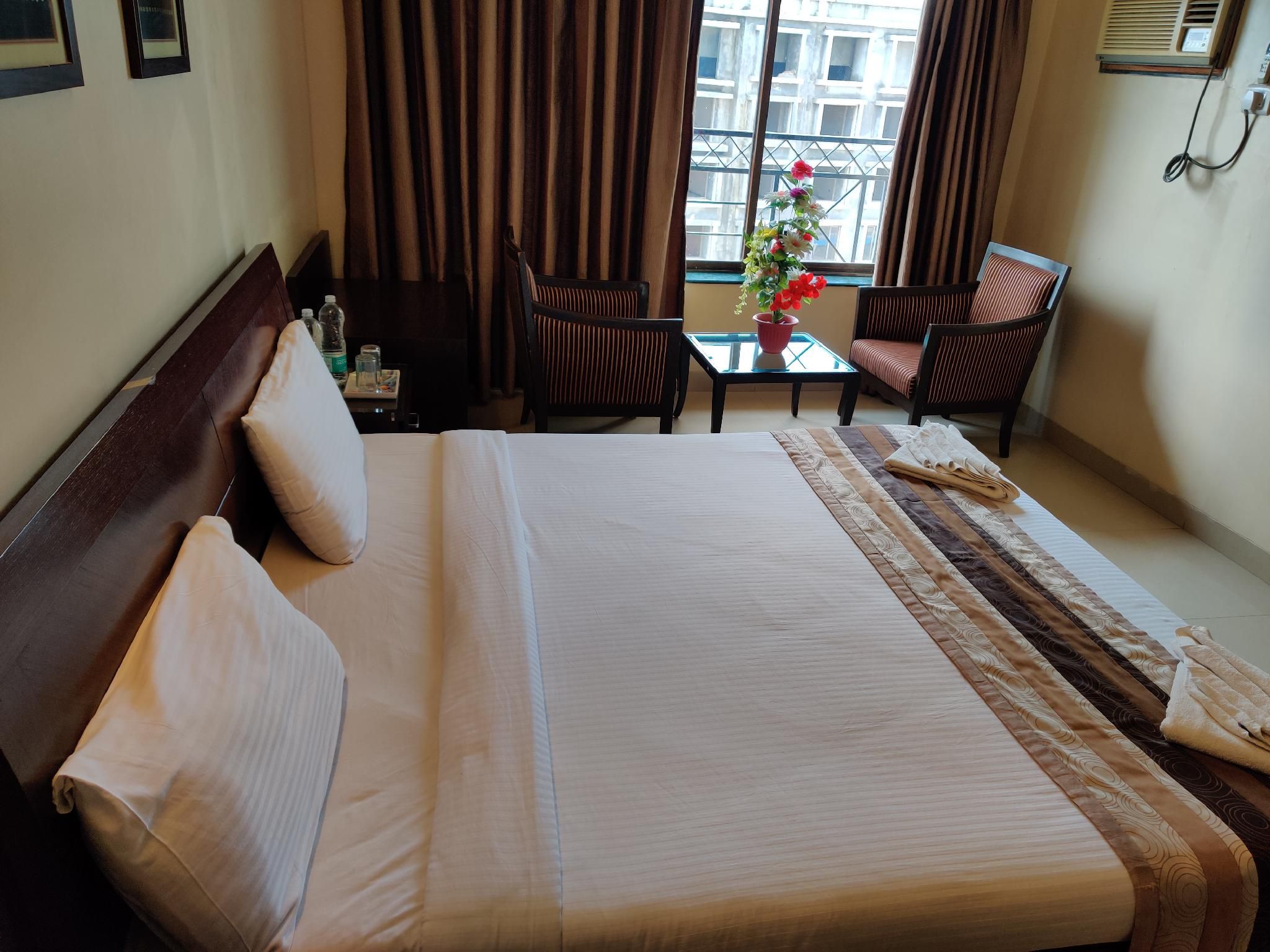 Hotel Reeva Premium King Room - Non-Smoking