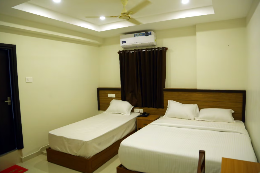 Tripple Bed Room AC