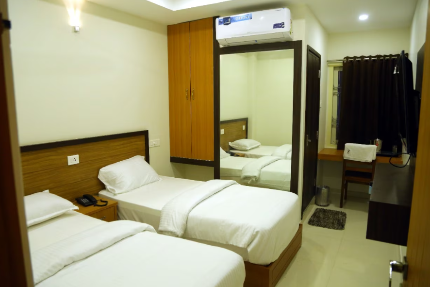 Tripple Bed Room AC