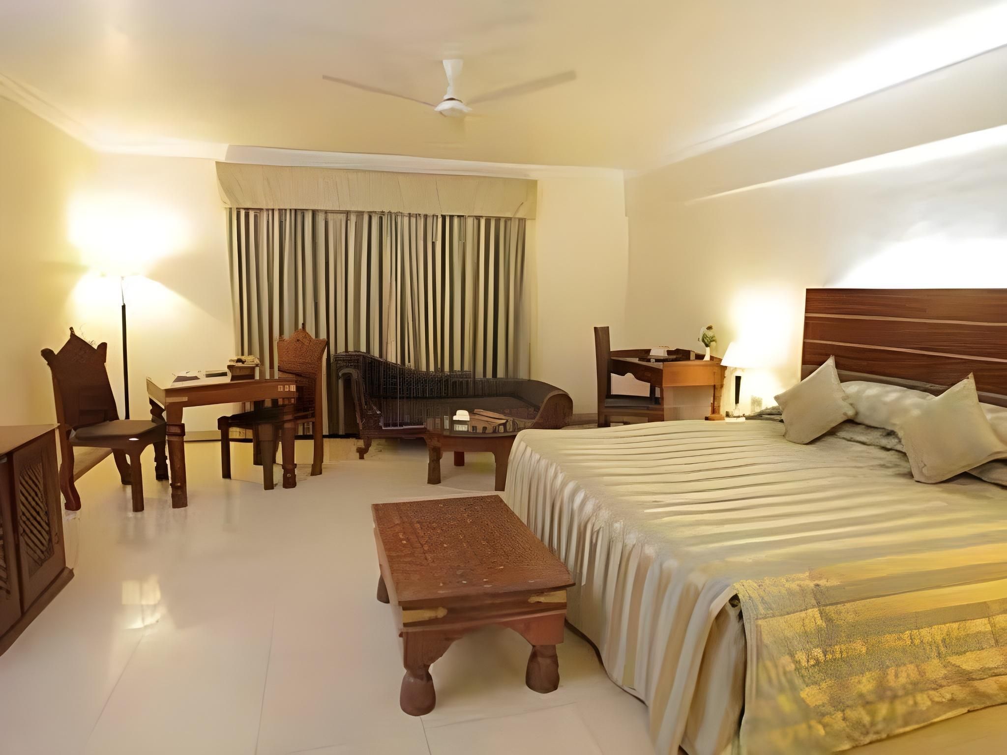 Executive Suite - Non-Smoking