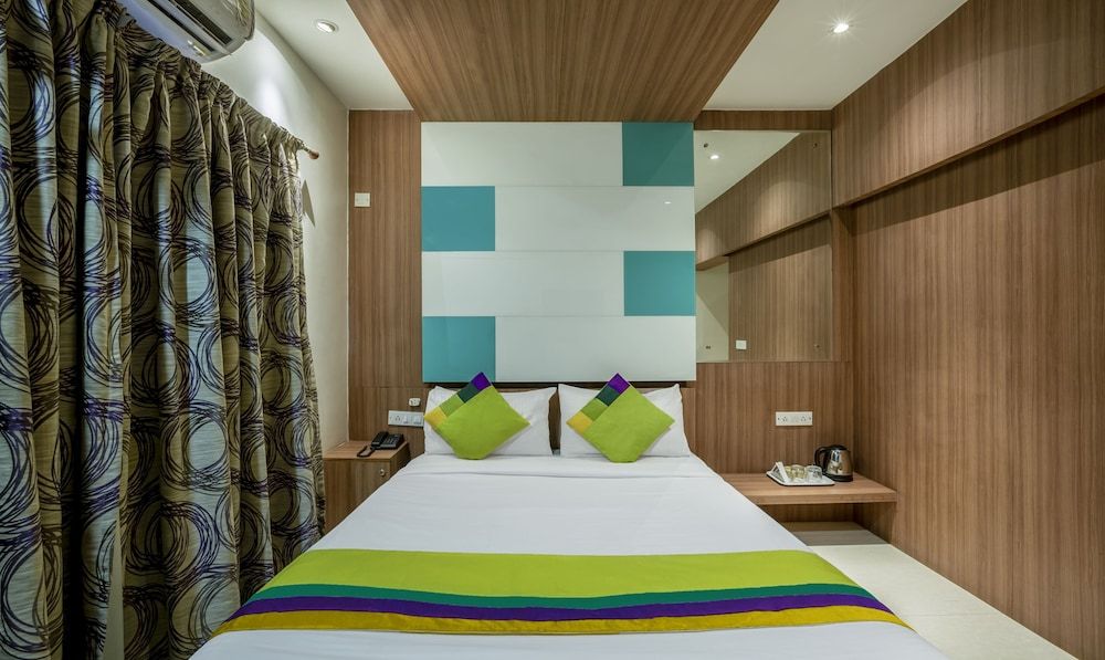 Smilestay Hiland Suites Deluxe Double Room 2