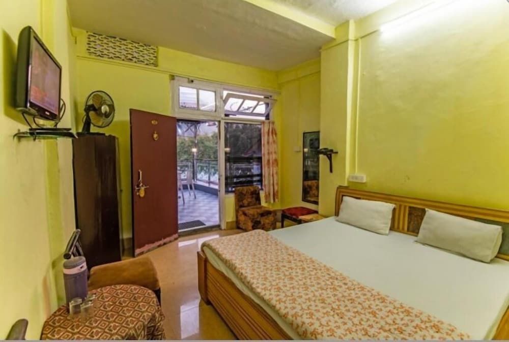 India Hotel Deluxe Double Room 2