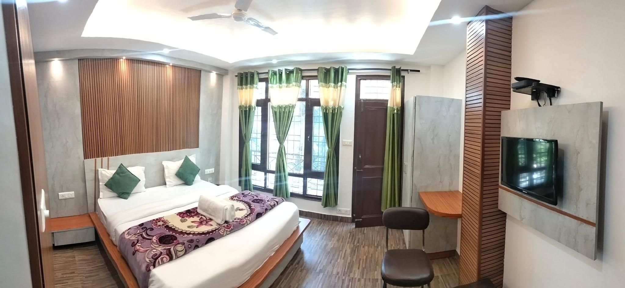 Super Deluxe Mountain View Room