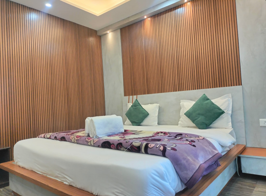 Green Forest View Shimla Deluxe Double Bed Room With Mountain view