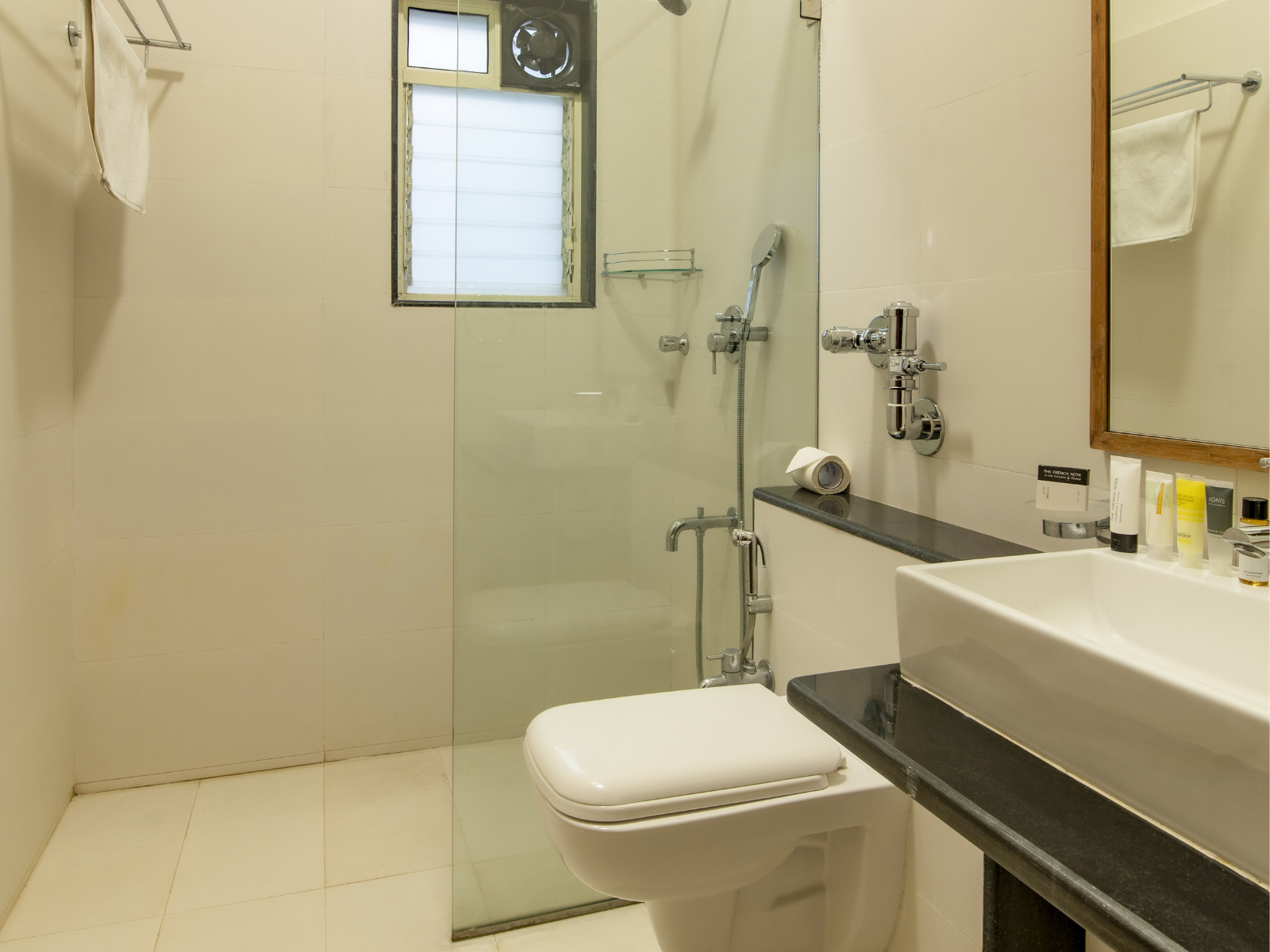 3 Bedroom Apartment with Sit-Out and Balcony
