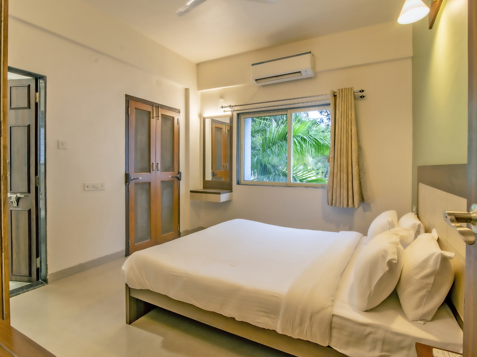 1 Bedroom Apartment with Sit-Out