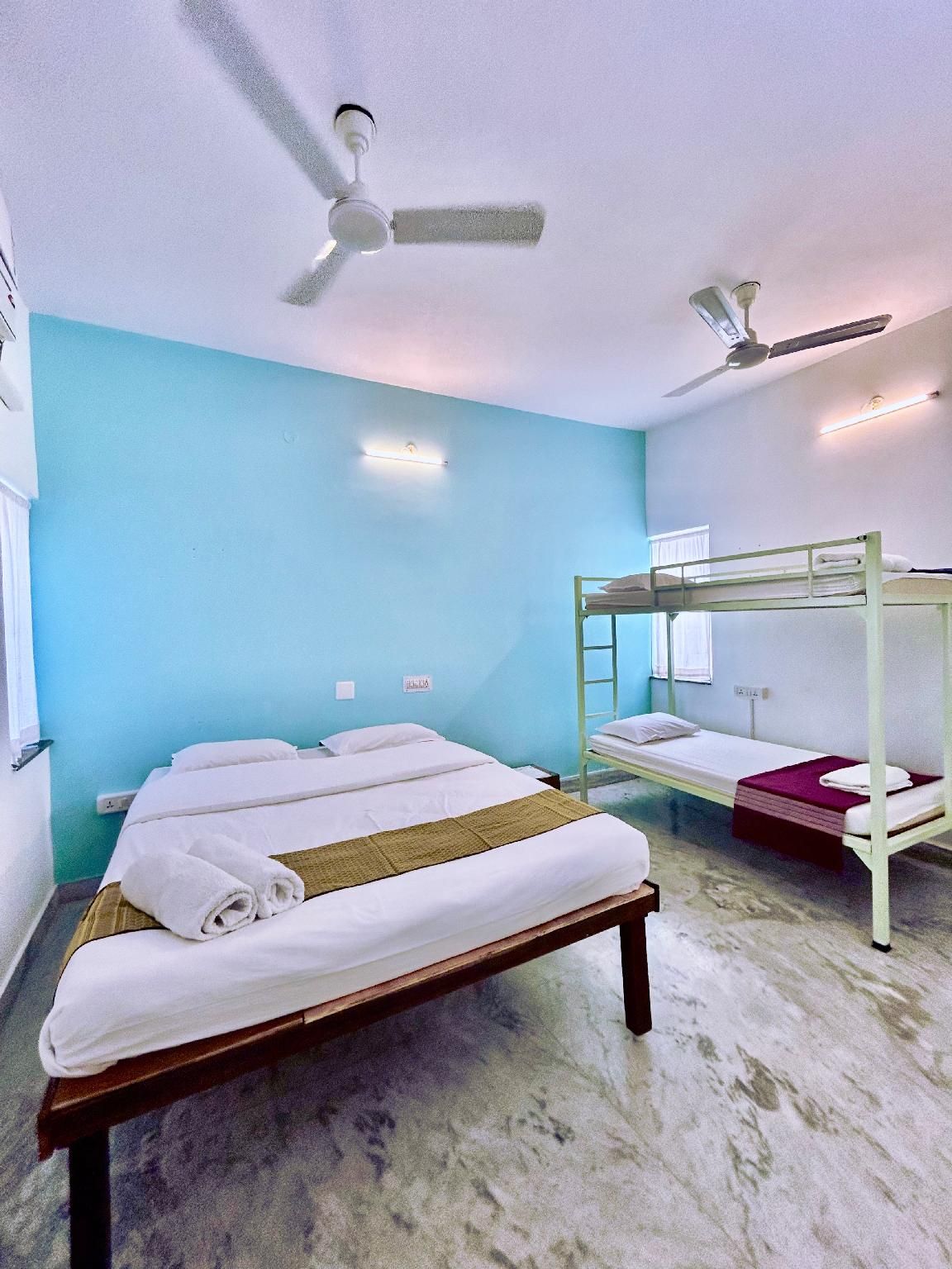 Quadruple Room with Private Bathroom