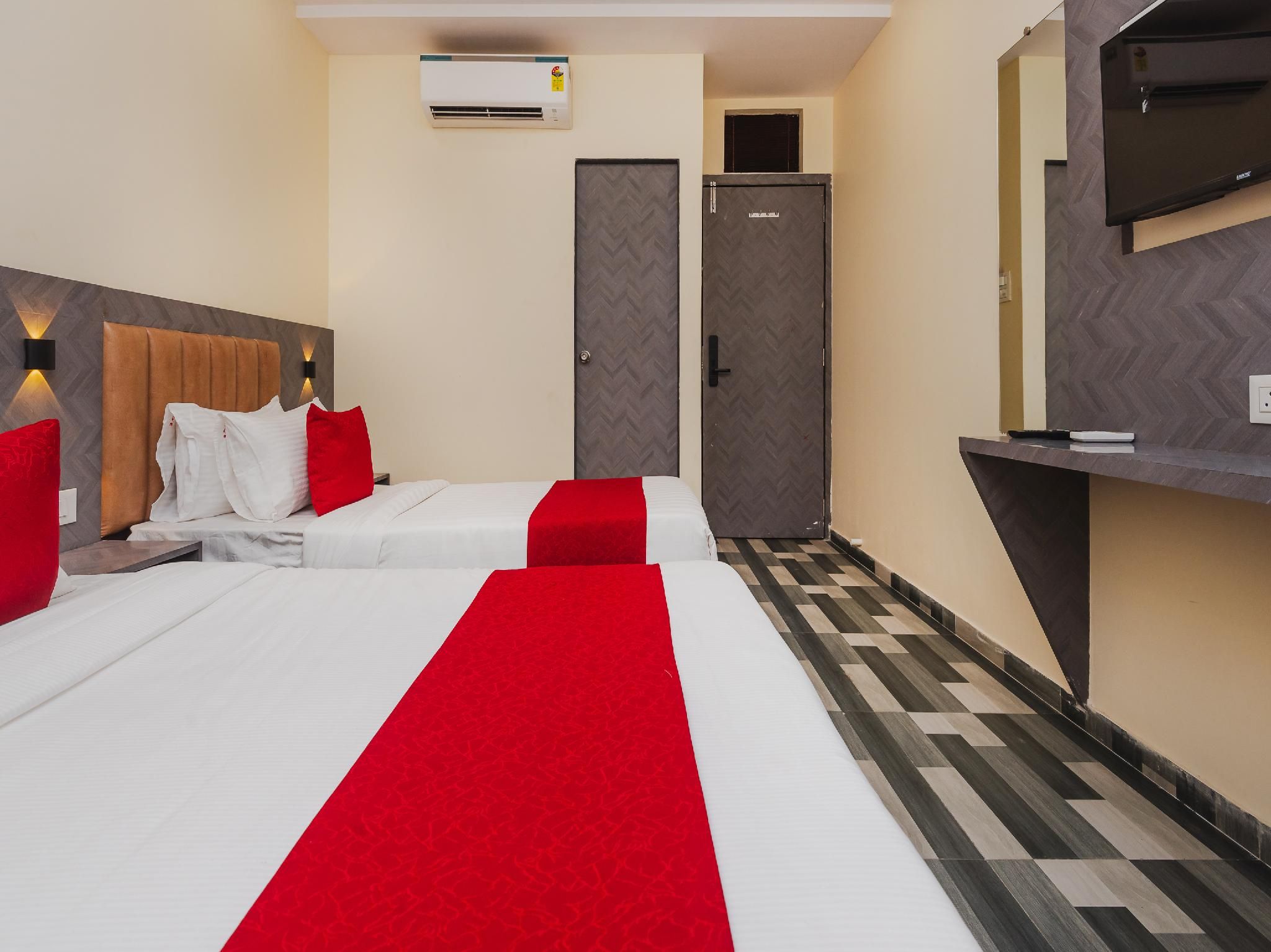 Triple - 1 Queen 1 Single