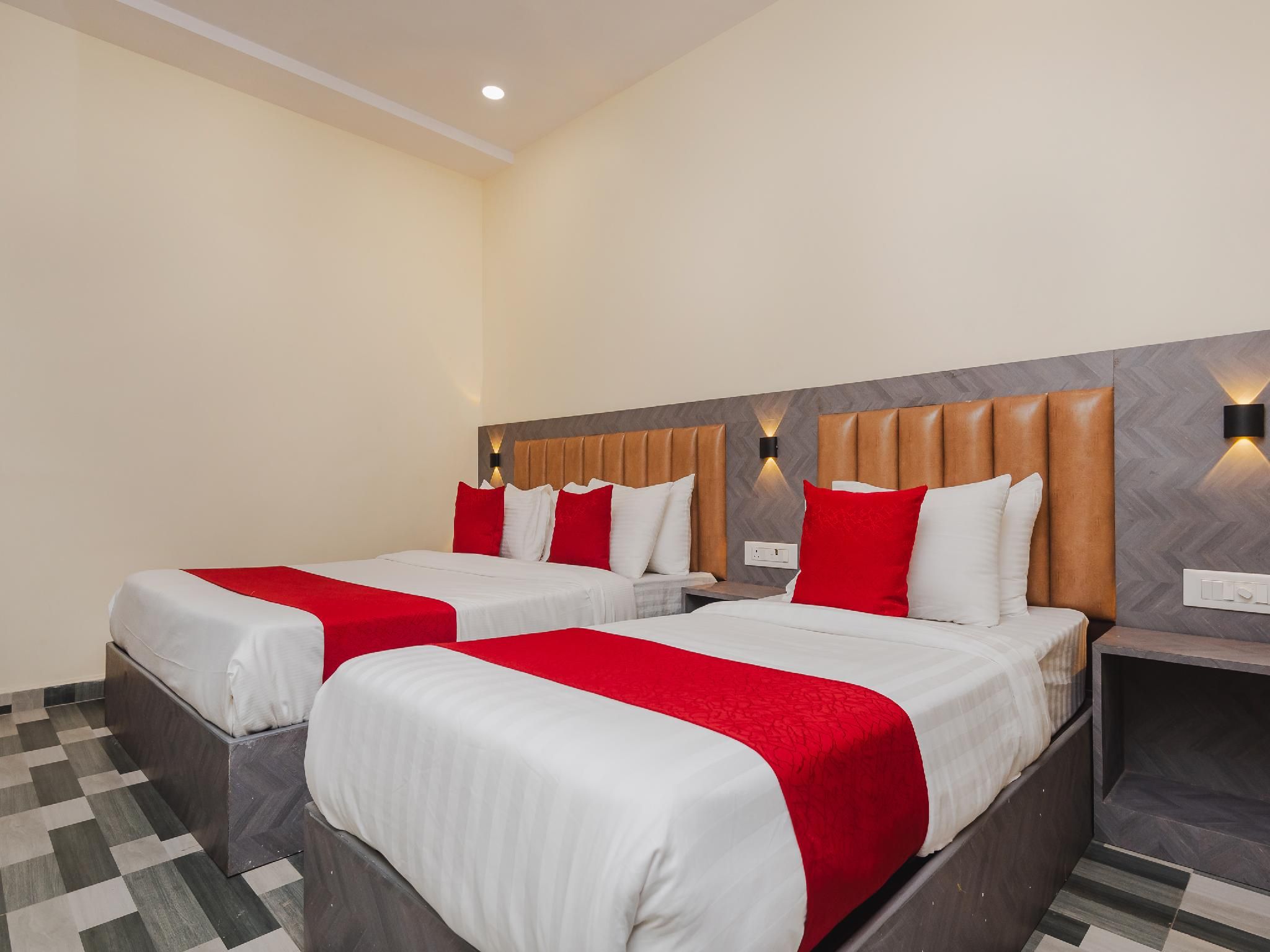 Triple - 1 Queen 1 Single