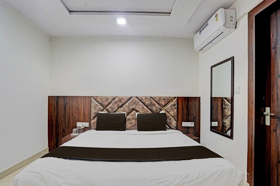 HOTEL VISHAL PALACE Deluxe Room 4