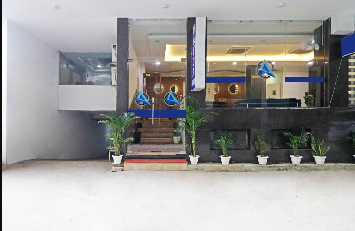 Main Image