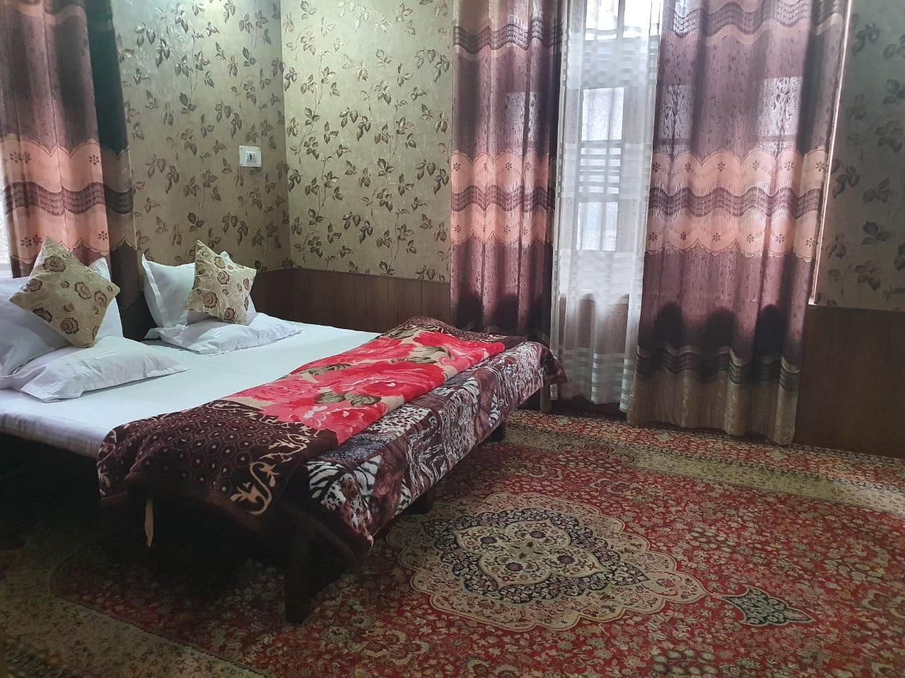 Hotel Wazir Palace Standard Room 6