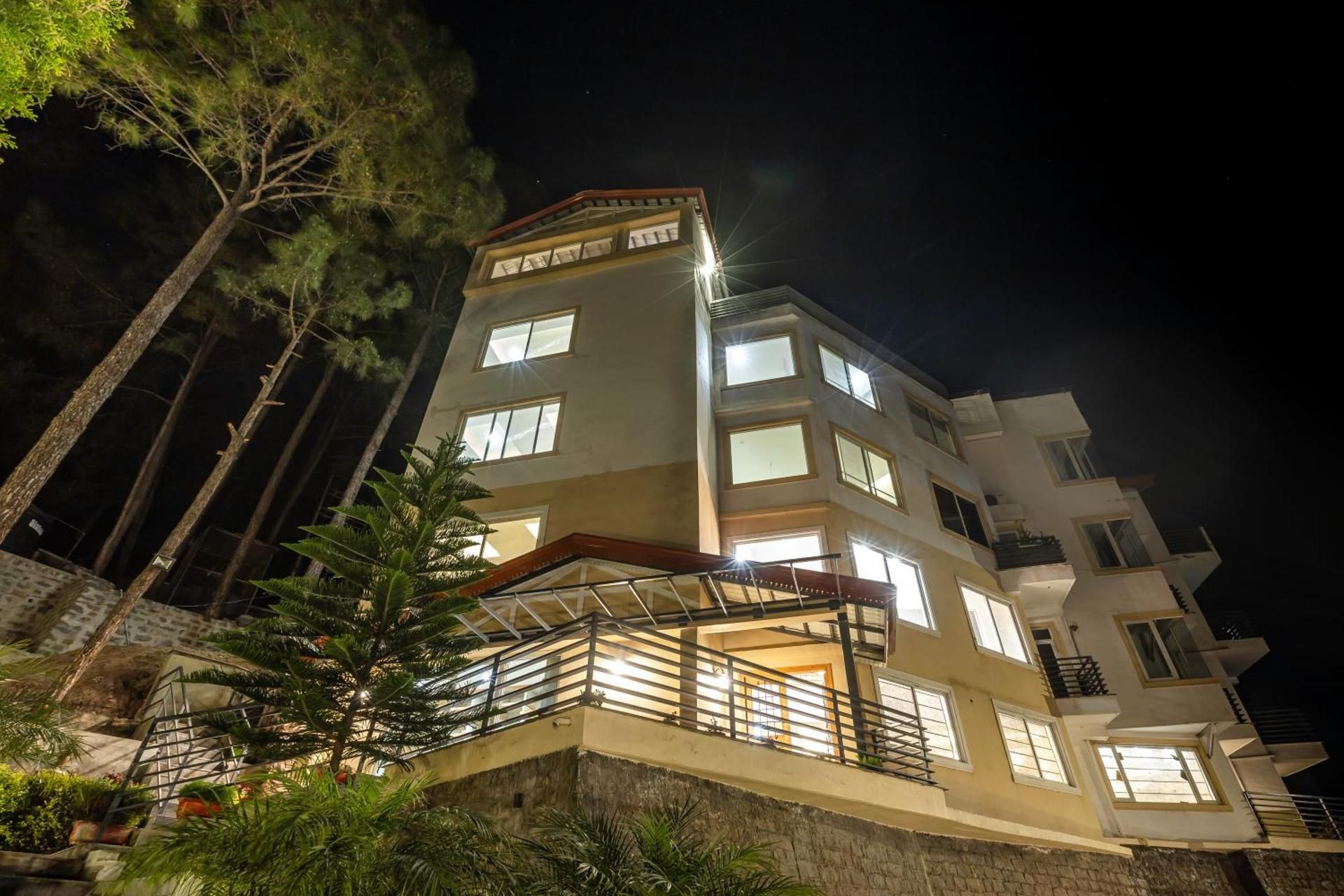 Pine Maderas by Embrace