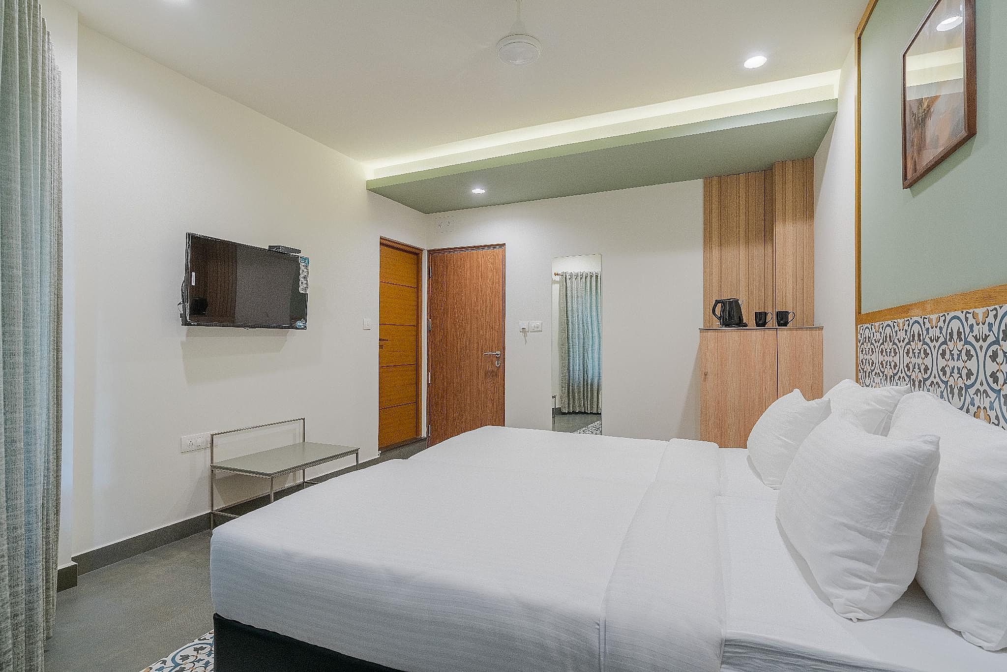 Deluxe Room AC