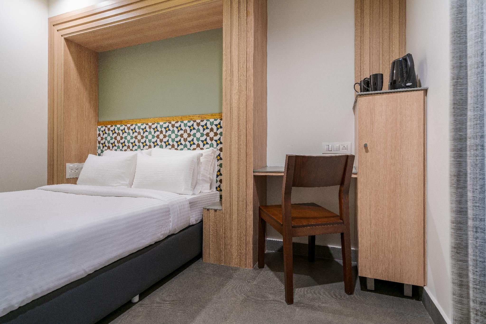 Deluxe Room AC