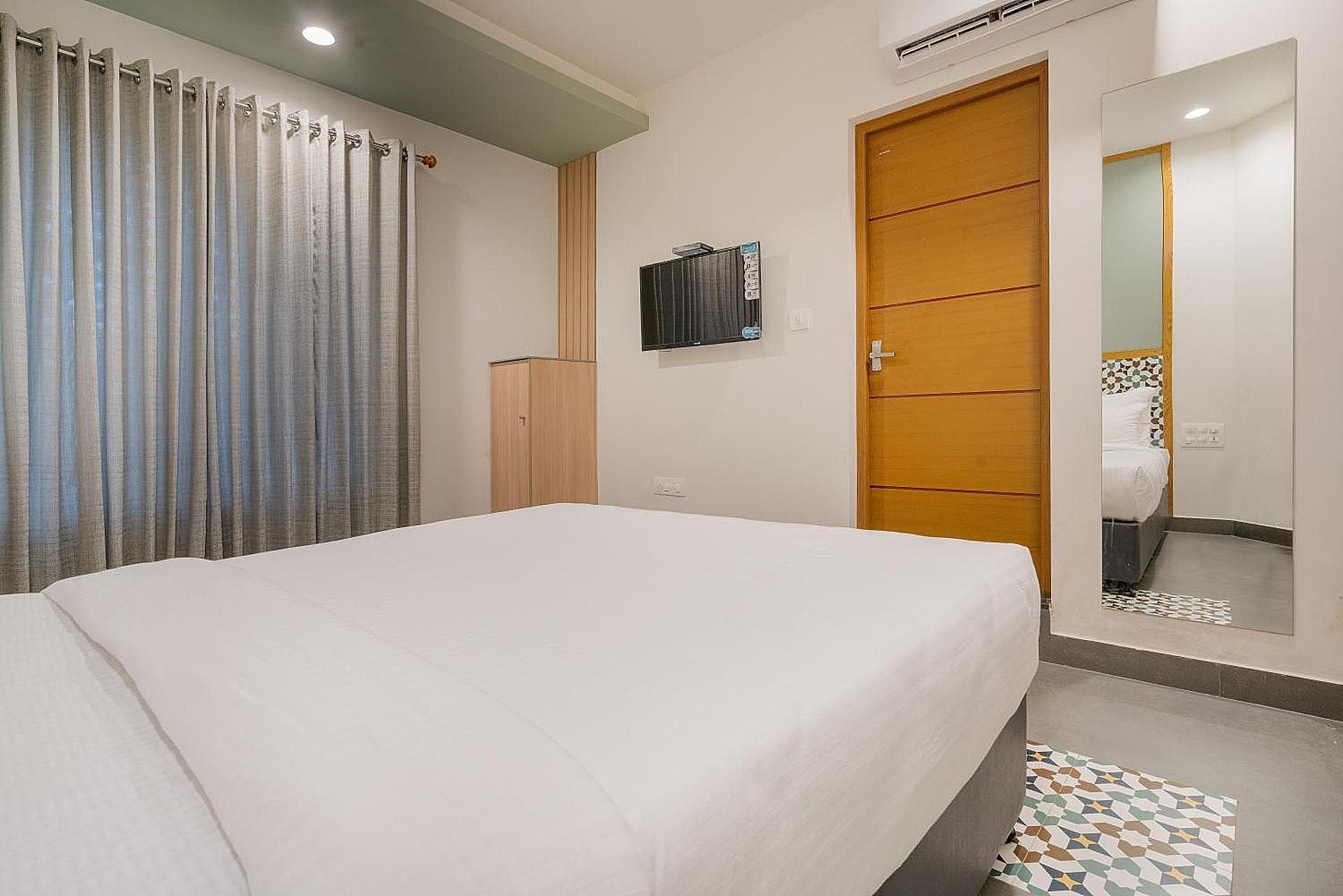 Deluxe Room AC