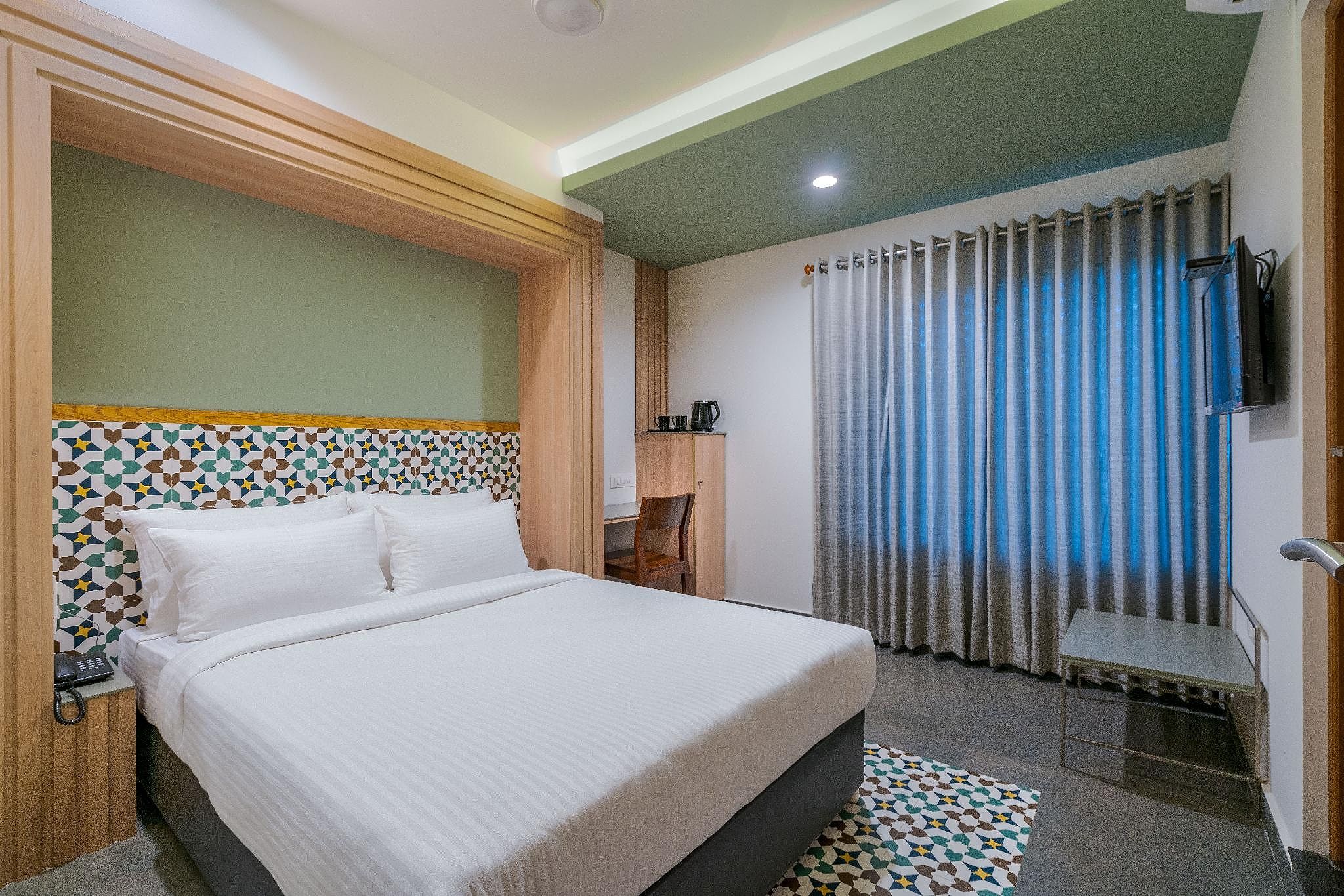 Deluxe Room AC