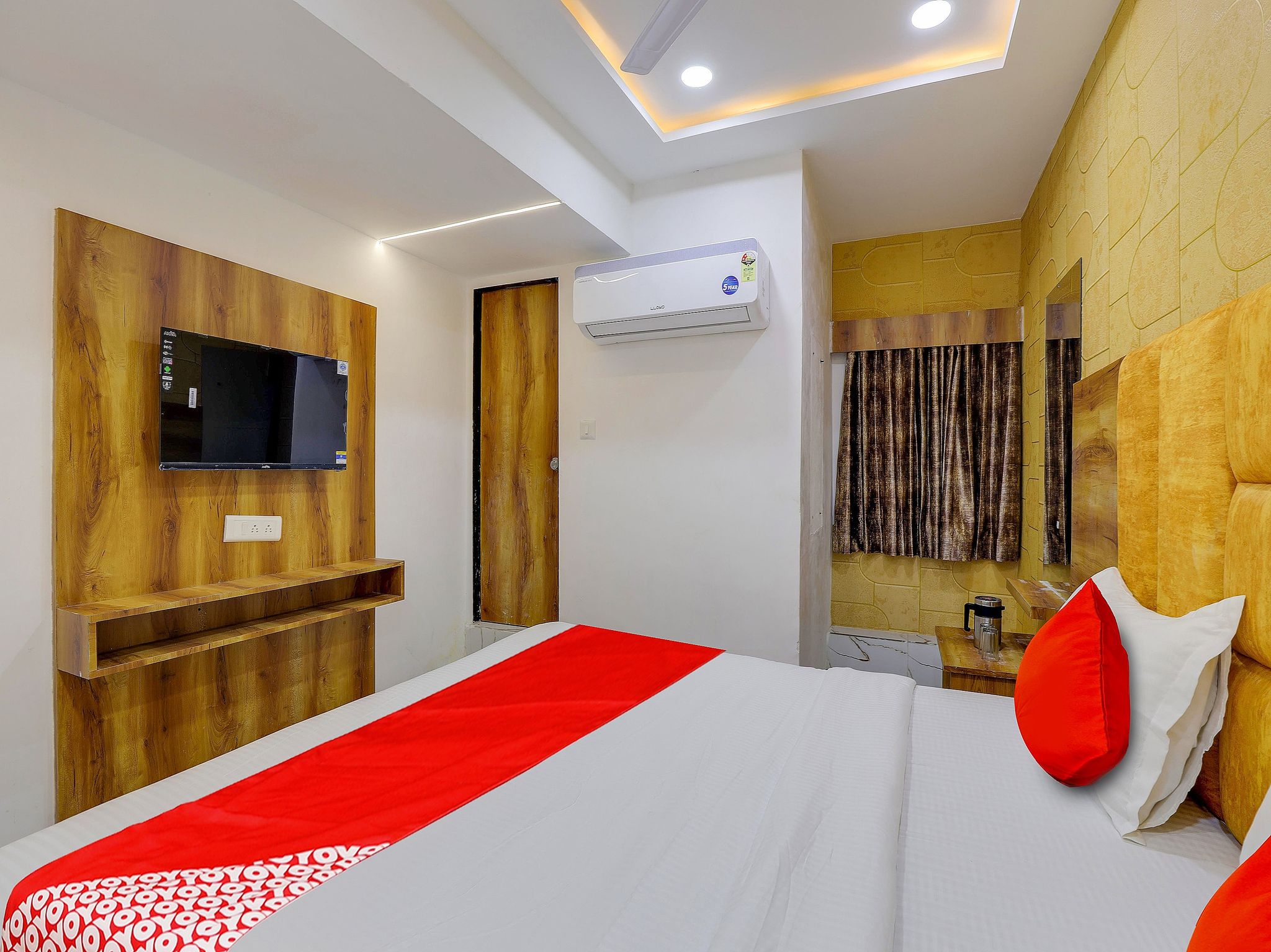 Super Collection O Maninagar Near Railway Station formerly A1 Residency Classic 8