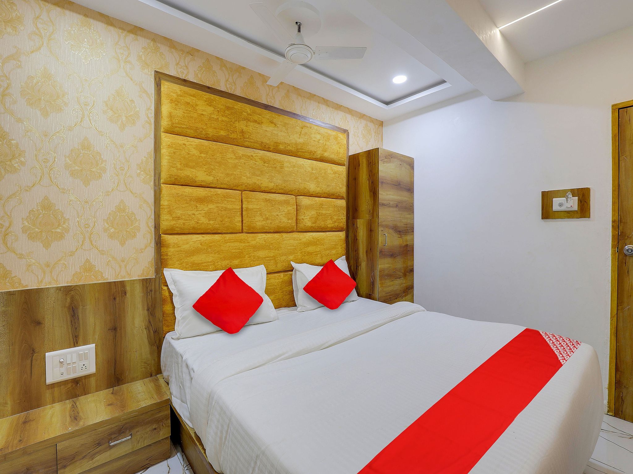 Super Collection O Maninagar Near Railway Station formerly A1 Residency Classic 2