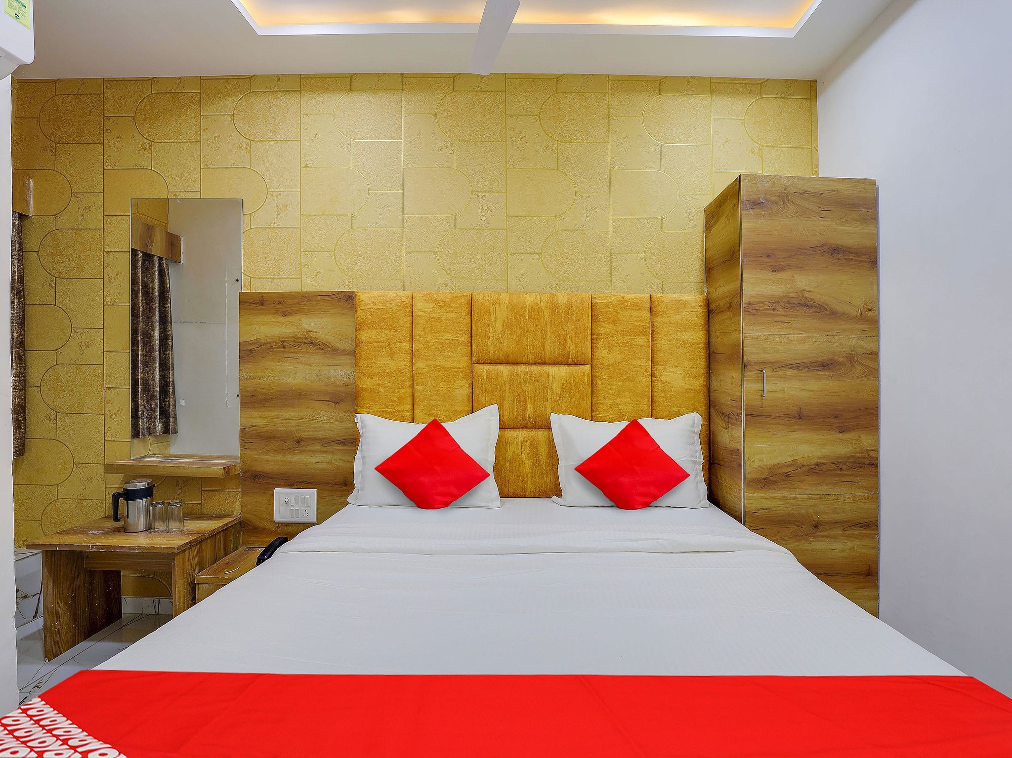 Super Collection O Maninagar Near Railway Station formerly A1 Residency Classic 13