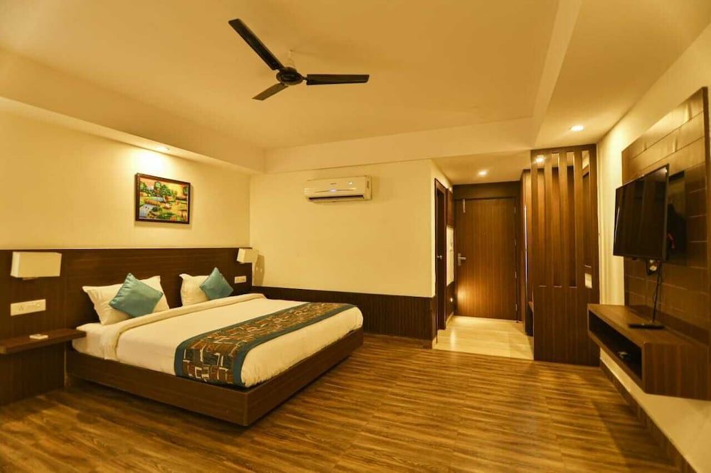 Krishna Valley Wellness Resort Vrindavan Deluxe Room, 1 King Bed, Smoking, Pool Access