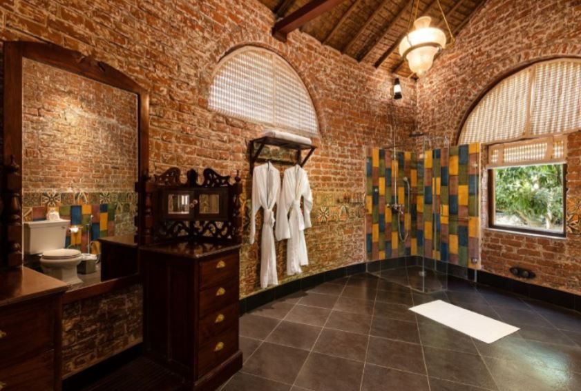 Brick Villa With King Beds